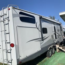 5th Wheel RV Open Range 35’