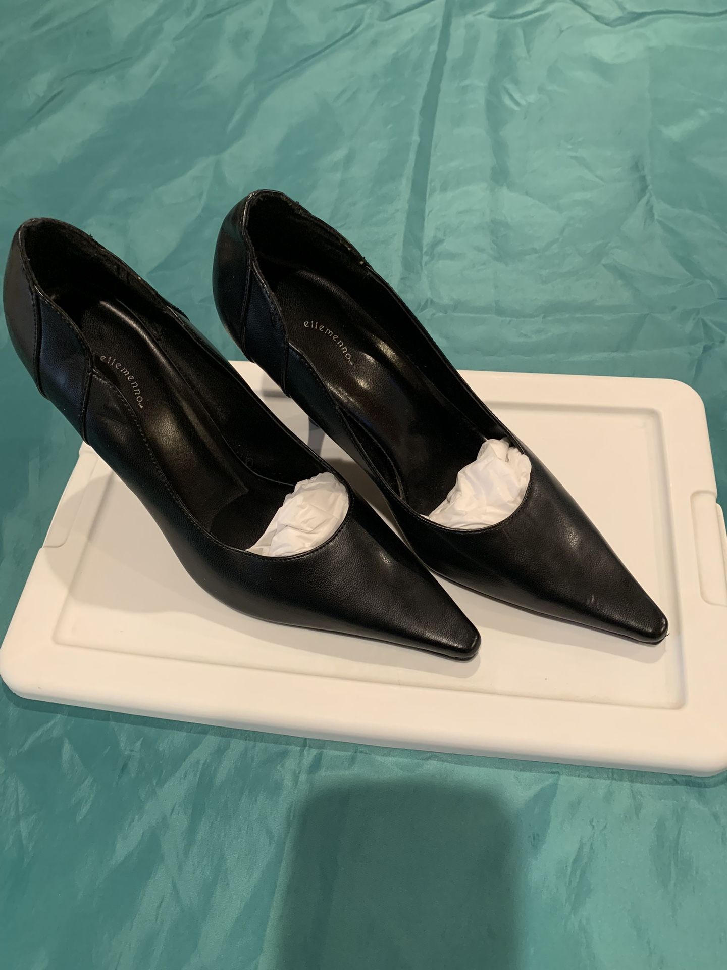 Ellemenno Black Shoes Size 6-1/2