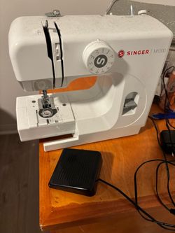 Singer M1000 Sewing Machine with Foot Pedal