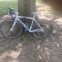 Rounaix  Fuji  Road Bike 