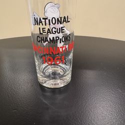 Highly collectible 1961 Cincinnati Reds rocks glass commemorating their National League Championship