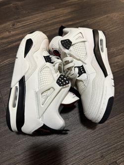 Jordan 4s