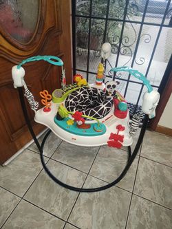 FISHER PRICE MUSICAL BABY JUMPEROO