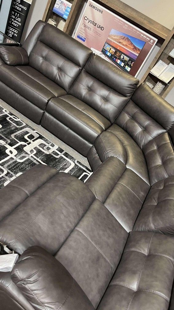 [OM] 🟪 Only $45 initial then take it home 🏡 Brand New //Mackie Pike 5-Piece Power Reclining Sectional