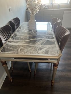 Dinning Table