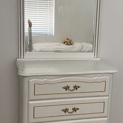 White Antique Vanity/dresser With Mirror