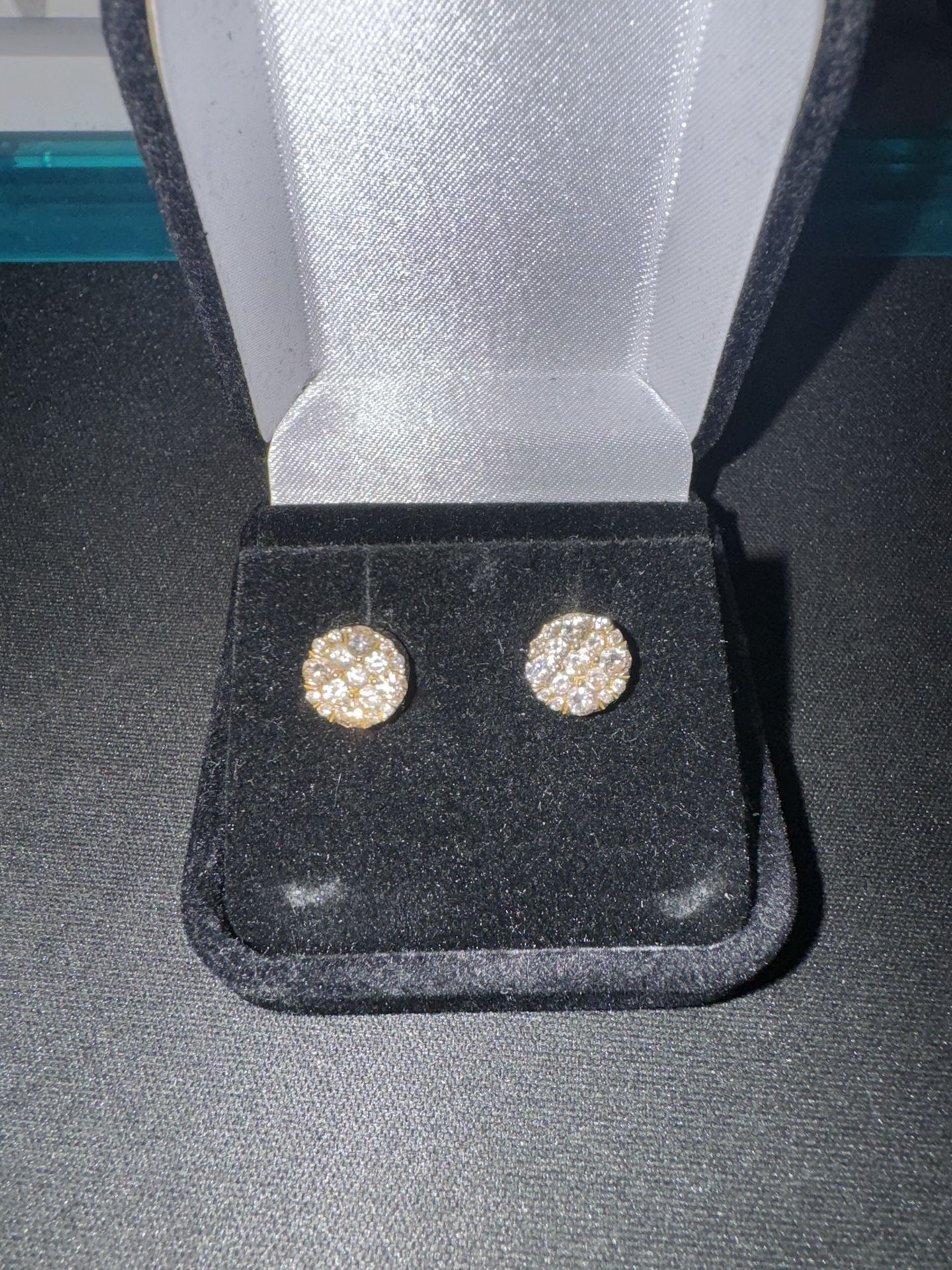 14 Kt Gold And Diamond Earrings