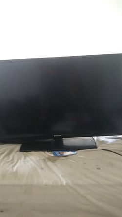 60$ 32" give me an offer there is no remote works great tho