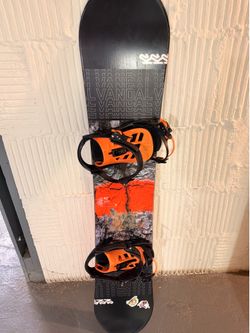 K2 Vandal 142cm Snowboard with K2 Vandal Bindings Complete Setup