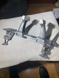 Zylyss portable aluminum vise