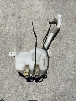 RSX Type S Windshield Wiper Fluid reservoir with pumps