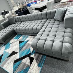 Brand New/ Gray Oversized Sectional, Seccional, Couch 