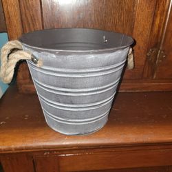 (NEW) METAL BUCKET 8 " TALL X 8.5" IN DIAMETER