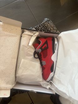 Air Jordan 4 Retro Toro Bravo Sneakers