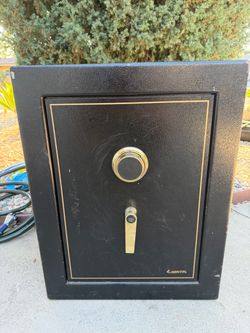 Sentry safe rotate combo lock