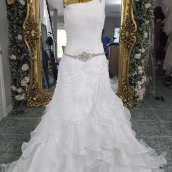 💍 Wedding Dress Sample – Size 16 | Orig. $2,000 – NOW $550!