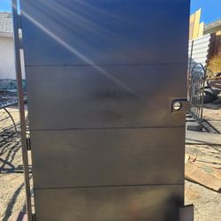 GATE WITH SHEET METAL 