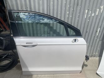 2013-2019 Ford Fusion Right Front Door