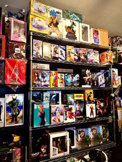 Anime Figures And Collectibles 
