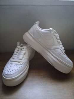 Nike Court Vision Alta shoes Women's size 7 (like NEW) white