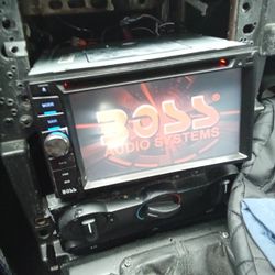 Boss Audio Receiver Touch Screen Bluetooth DVD SD USB Clean No Scratches