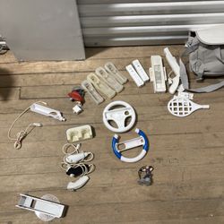 Lots Of Wii Accessories 