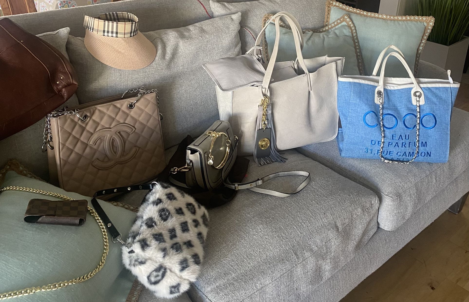 Purses / Bags / handbags / leather handbag