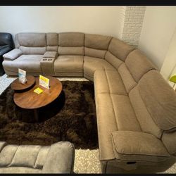 *Now Available!!!*---Charming Alejandra Mocha Microfiber Reclining Sectional Sofa---Delivery And Financing Available🫡