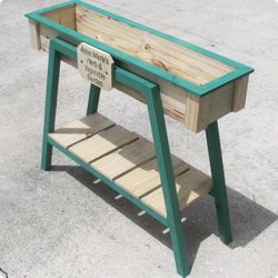 BEAUTIFUL "NEW" CUSTOM MADE RAISED PLANTER