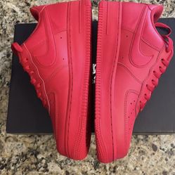 Nike Air Force 1 Triple Red Size 9.5 