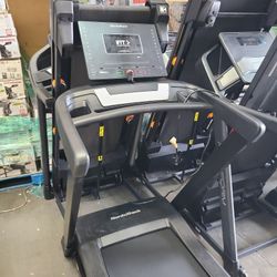 Nordictrack EXP7i Treadmill  - 12% incline - folds up for storage- 450$ 