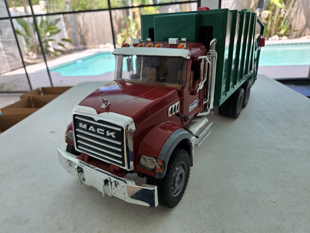 Bruder Garbage Truck