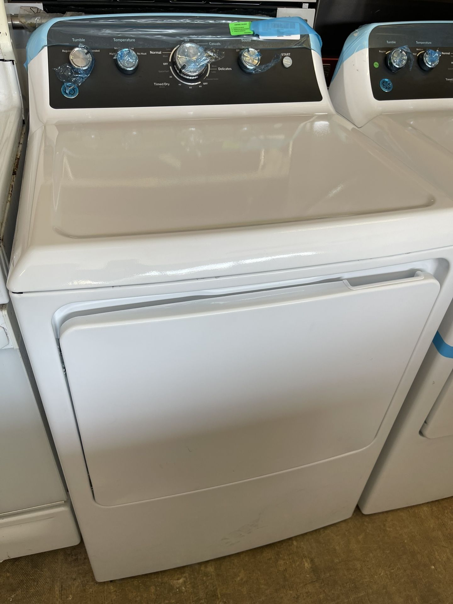 GE ELECTRIC DRYER XL CAPACITY NEW/SCRATCH/DENT-$450..