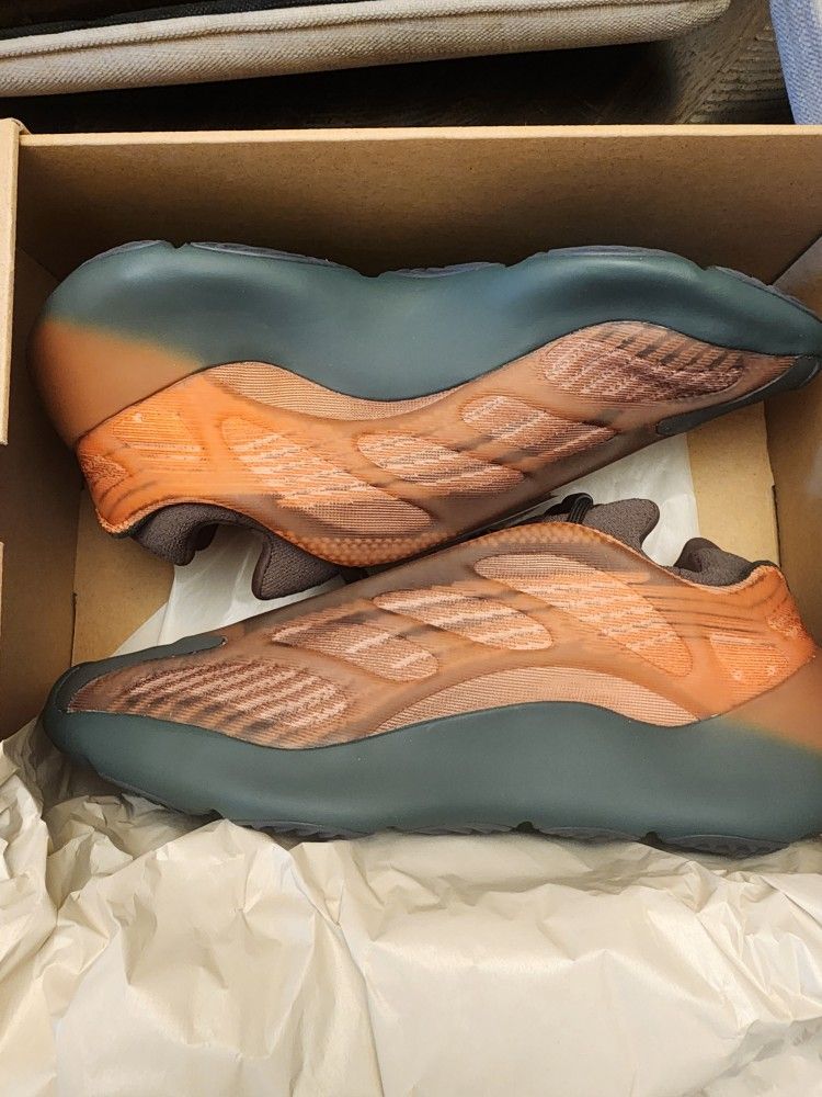 Yeezy 700 Copper