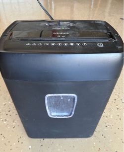 Insignia Paper Shredder