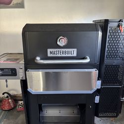 Brand New Smoker Grill-500