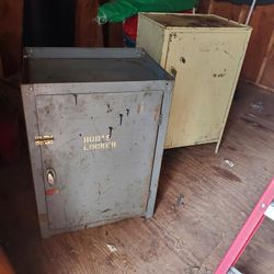 Anyone Into Antique OLD Metal Lockers?? Negotiable
