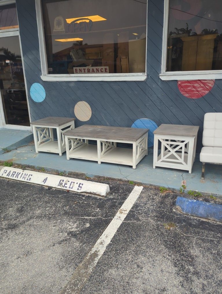 Farmhouse Coffee Table And Two Side Table
