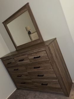 🔥 MUST GO! Rustic Wood Dresser + Mirror – $125 OBO 🔥