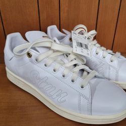 Brand New Adidas Stan Smith White / Gold Logo Gym Shoes Womens Size 8 !!!