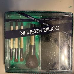 Makeup Brushes 