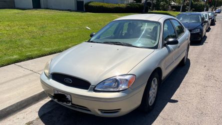 2006 Ford Taurus SE
