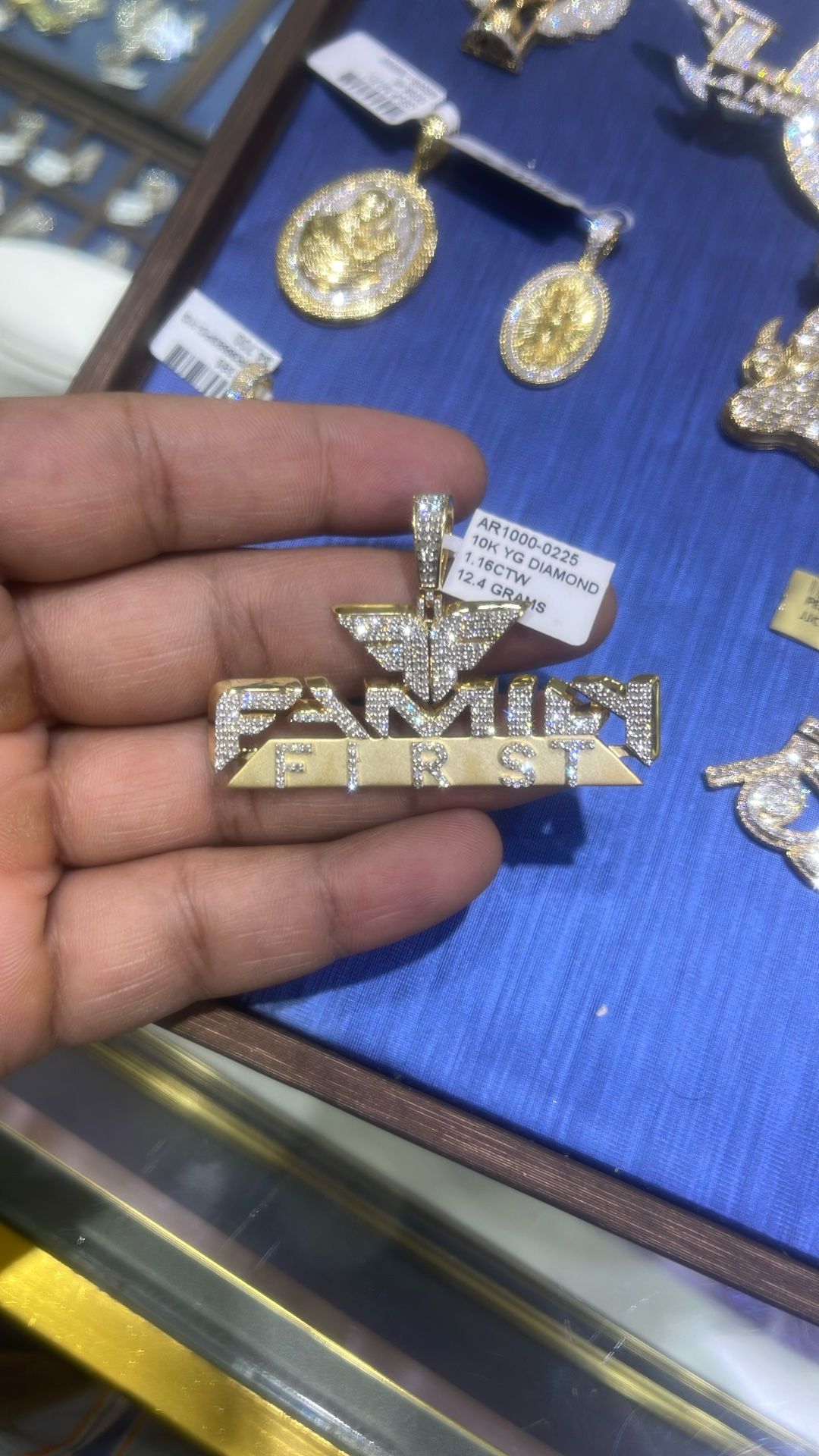 Diamond Family First Pendant 10kt Gold 