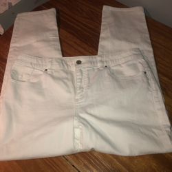 Chico’s Platinum Size 1.5 (Medium) White Embroidered Jeans 