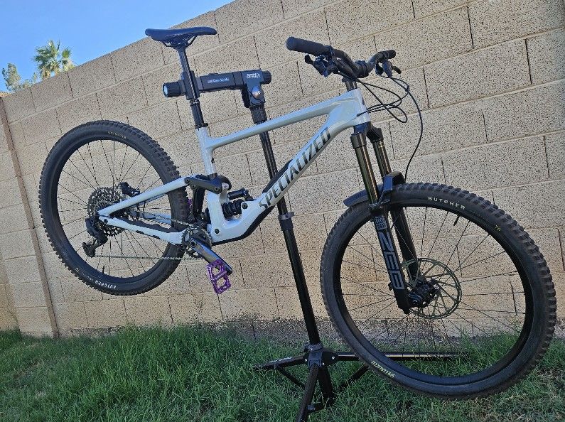 2024 Specialized Enduro Comp, Carbon Frame, Size S4 (Large)