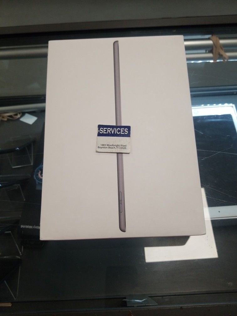 Apple iPad 10 ' Cellular &GPS/ Wifi Unlocked