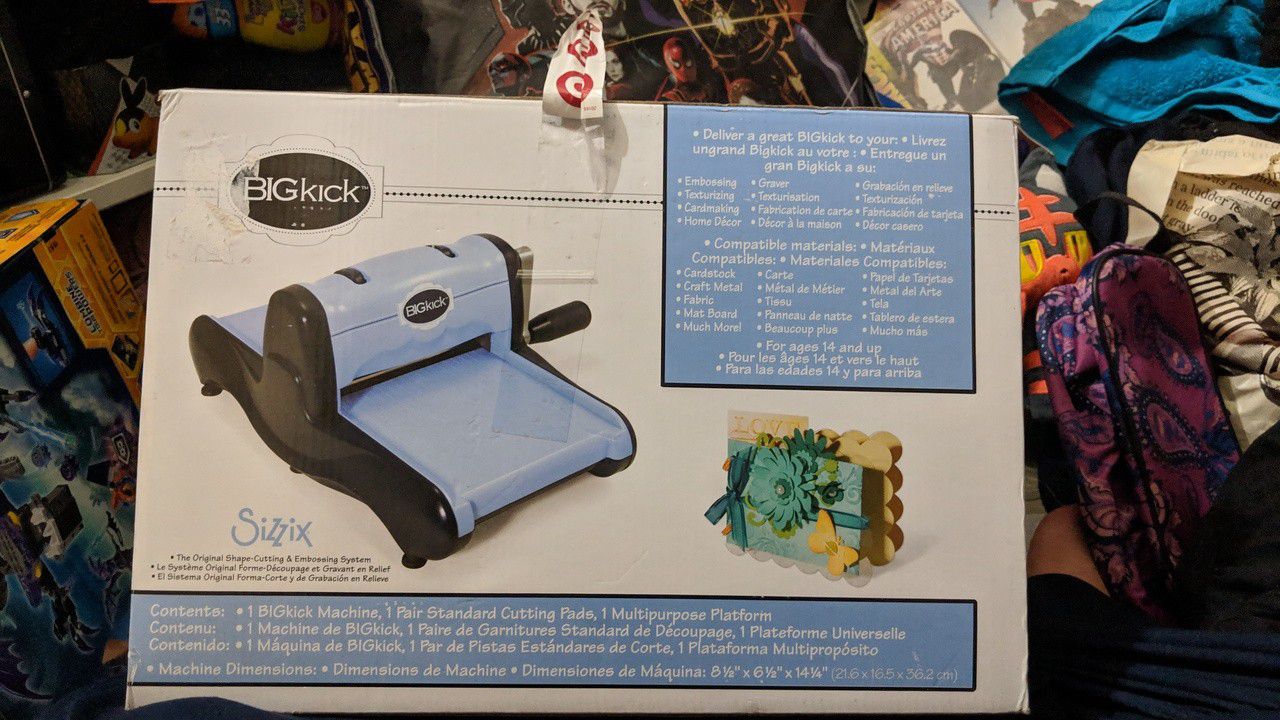 New Sizzix Bigkick with Multipurpose Platform and Cutting Pads Complete