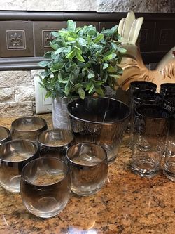 Beautiful Vintage Glass Set