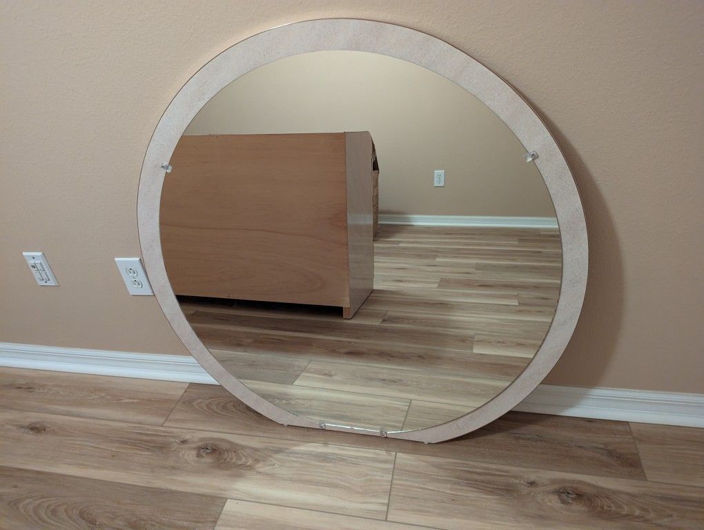 FREE! Desk & Dresser with Mirror