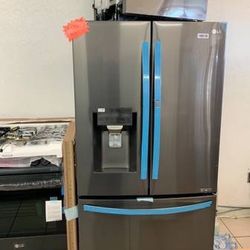 LG 36” Smart Freestanding French Door Refrigerator